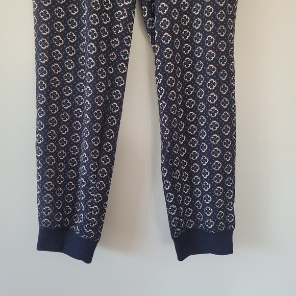 MAX STUDIO Tile Print Pattern Lightweight Blue Joggers - Picture 5 of 15